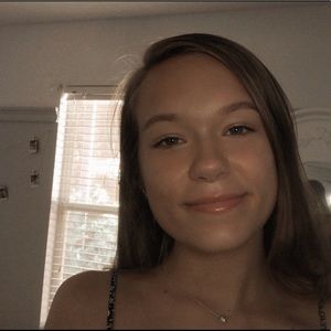 Meet your Posher, Ella